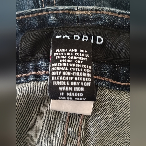 Torrid Feel The Fit Boyfriend Straight Vintage Stretch Blue Jeans Plus Sz 26R - Picture 3 of 14